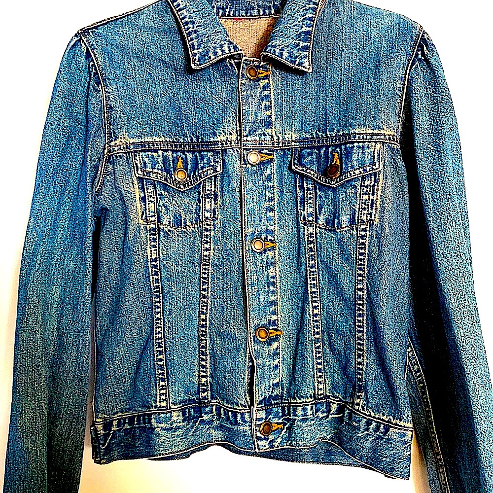 Women’s Quality denim jacket.  Lightweight and stretchy.